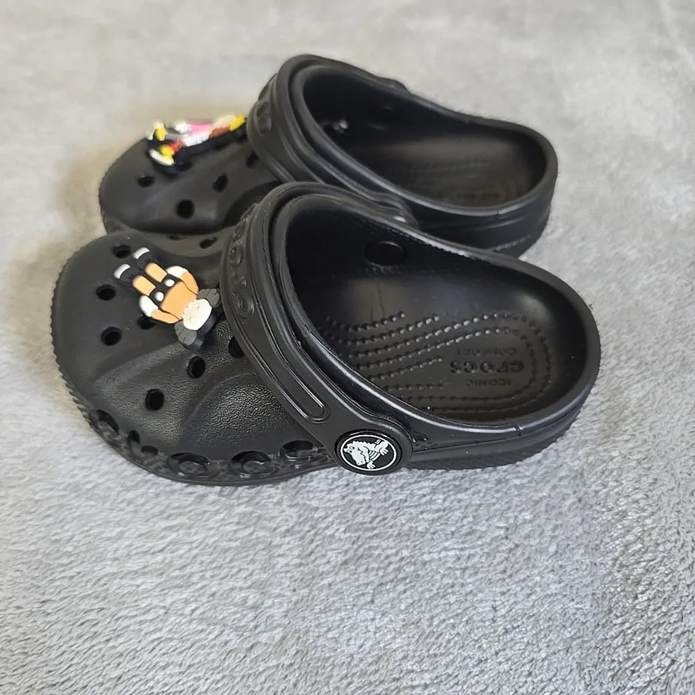Crocs Baya Clog Toddler 7c Black With Kaws Charms Slip On Casual‎ Outdoors